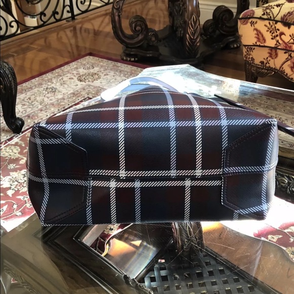 NWT kate spade plaid reversible Tote&wristlet - Picture 4 of 8